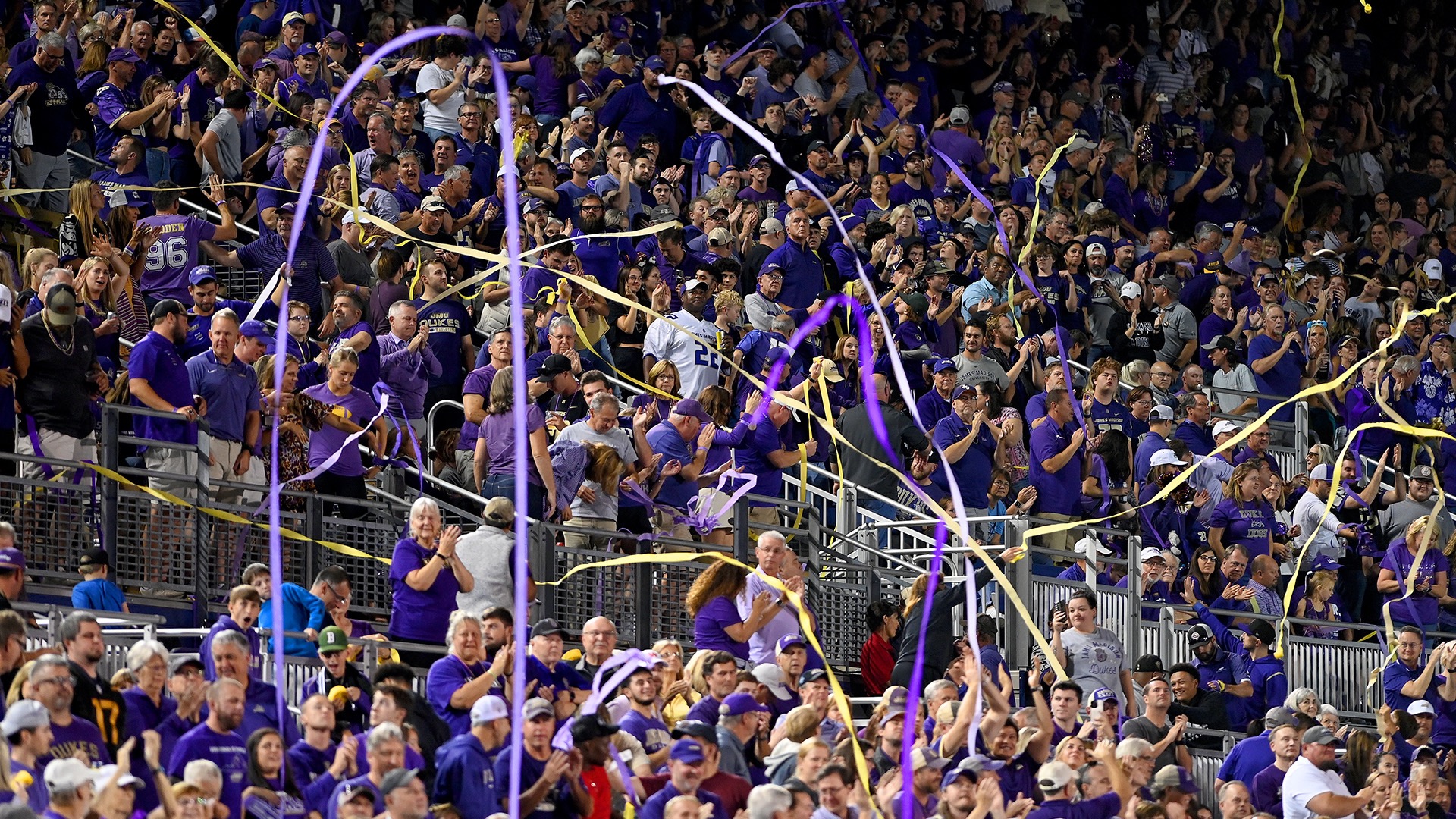 jmu fans cheering